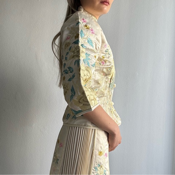 Vintage Oriental Satin Silk Embroidered Jacket +Pleated Skirt Set Gold & Pastel - Picture 3 of 11